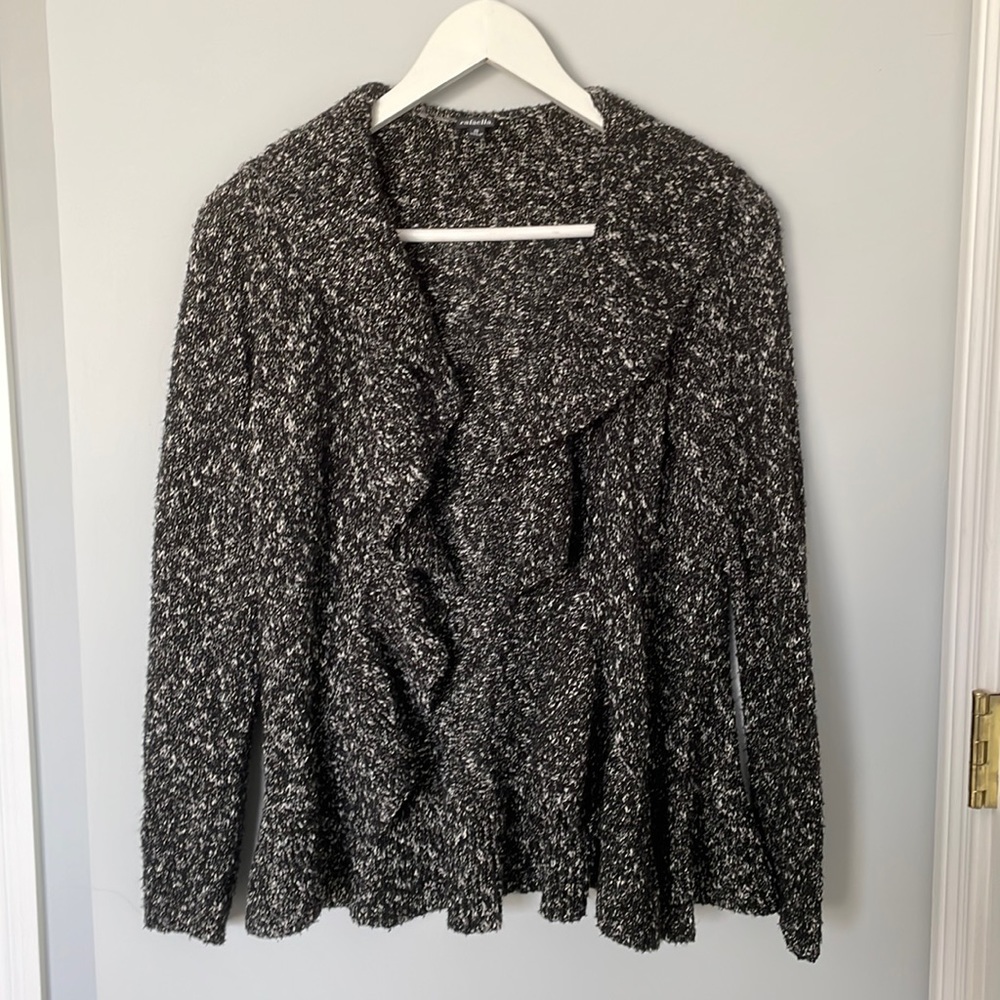 Gray knit flowy sweater